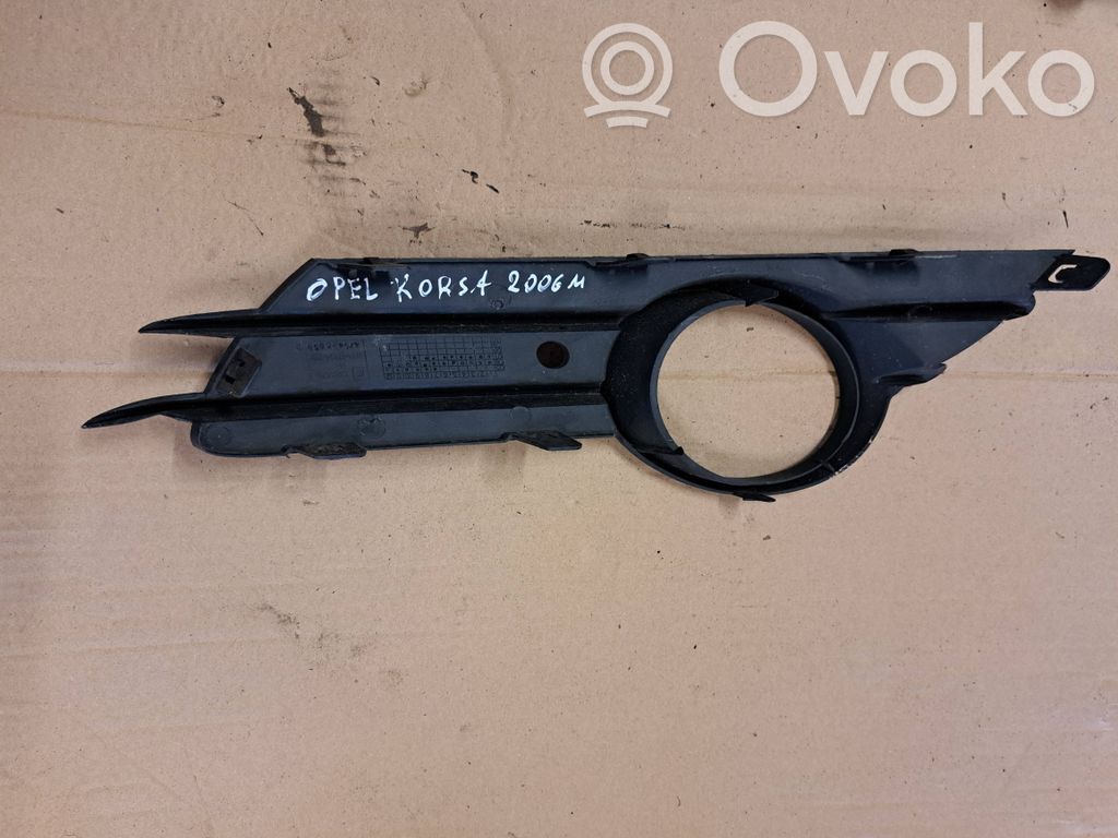 Opel Corsa D Etusumuvalon ritilä 