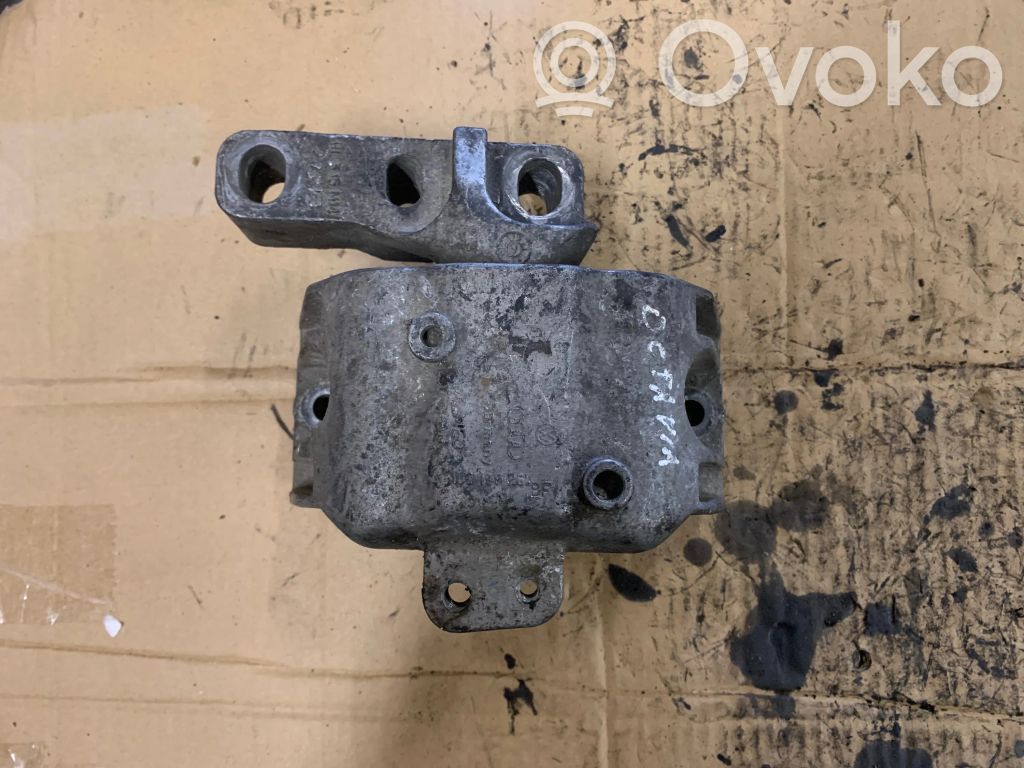 Skoda Octavia Mk1 (1U) Engine mount bracket 