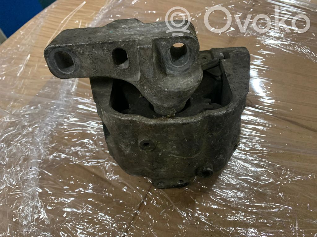 Skoda Octavia Mk1 (1U) Engine mount bracket 