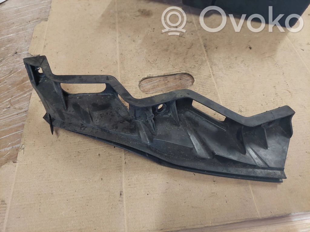 Volkswagen PASSAT B6 Front bumper mounting bracket 