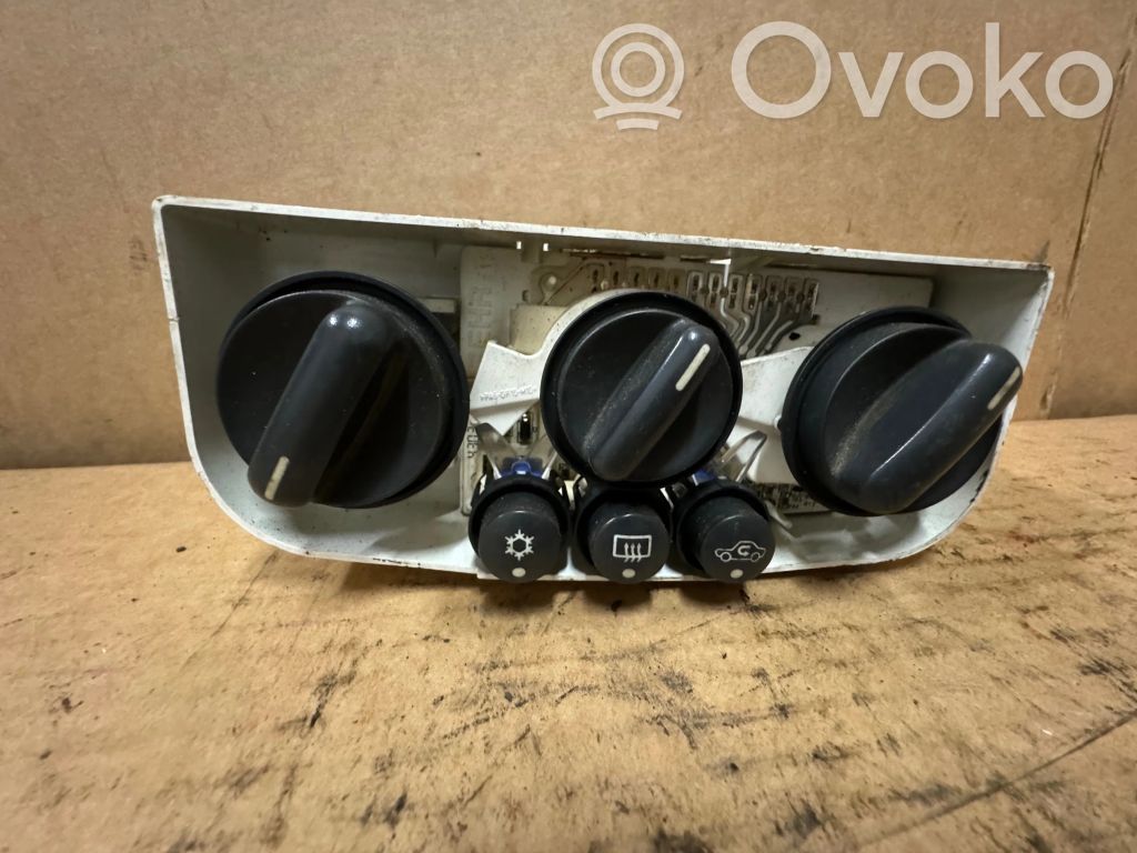 Opel Meriva A Climate control unit 