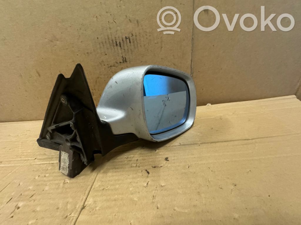 Audi A8 S8 D2 4D Front door electric wing mirror 