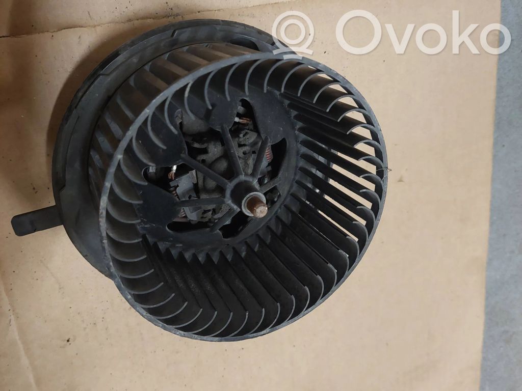 Volkswagen Golf VI Heizungslüfter 