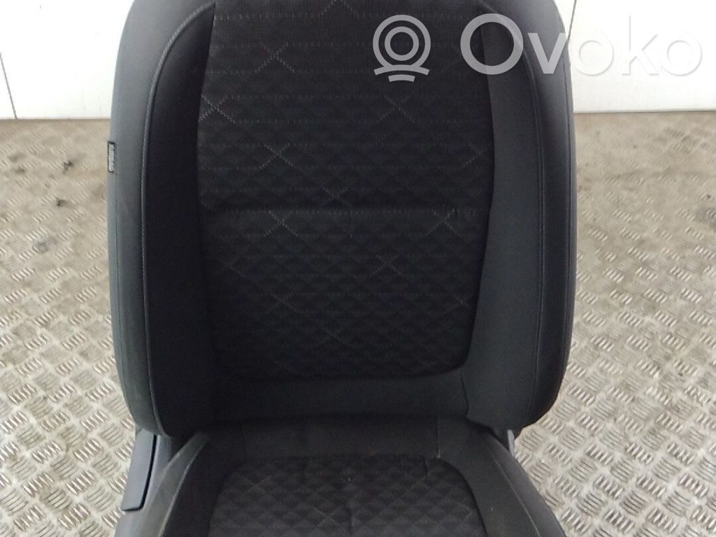 KIA Rio Kuljettajan istuin 