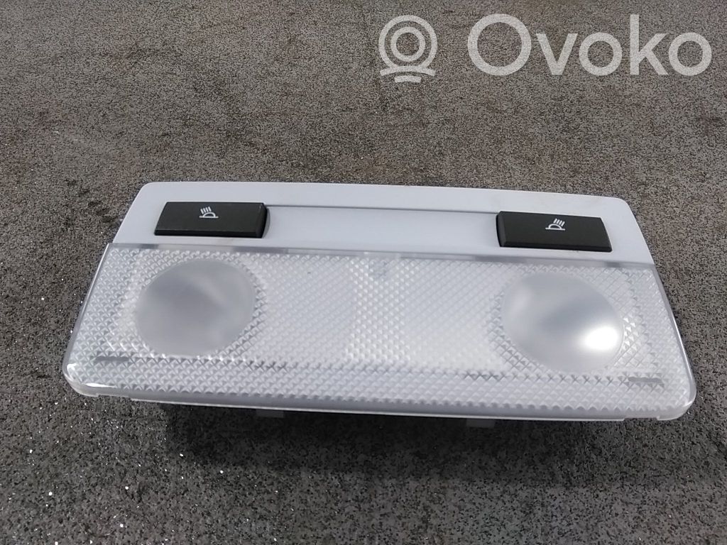 Etuistuimen valo   39027174