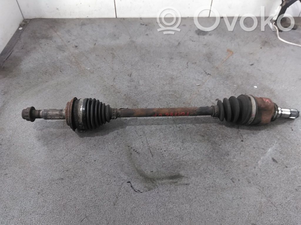 Toyota Yaris Półoś przednia 