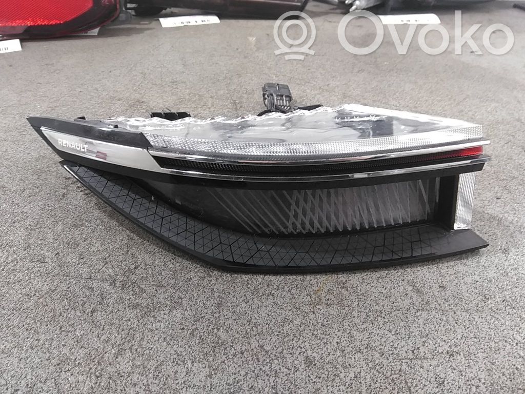 Renault Megane E-Tech Takavalon polttimo 