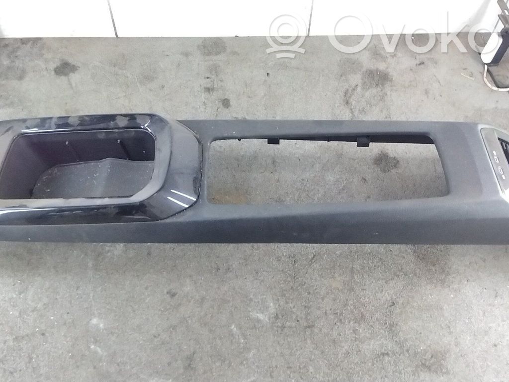 Compartimiento/consola central del panel   11A863319A