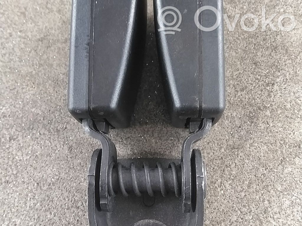 Volkswagen Golf VII Gurtschloss vorne 