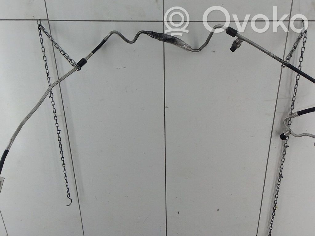 BMW 3 E90 E91 Ilmastointilaitteen putki (A/C) 