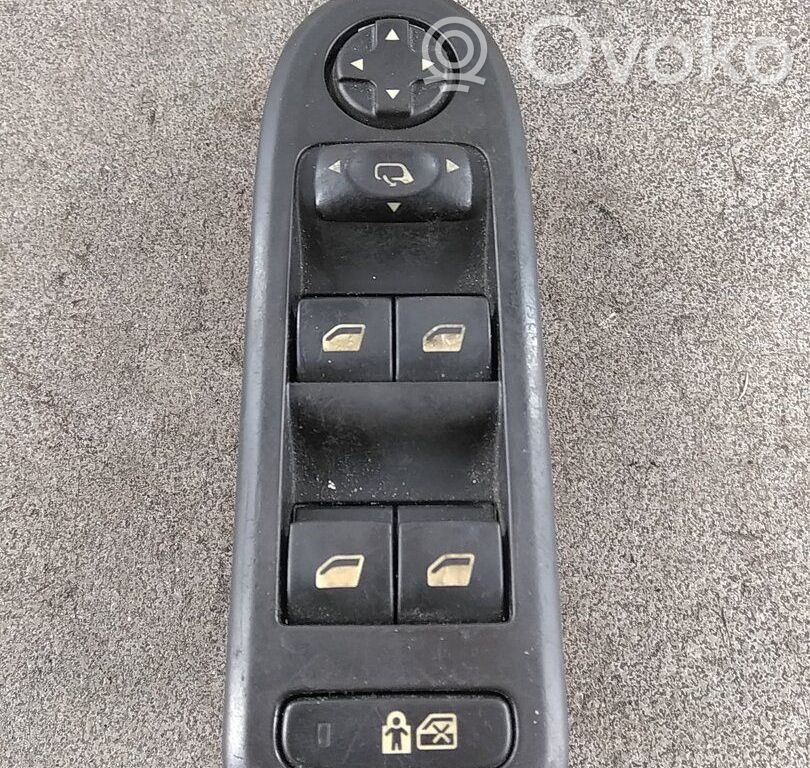 Citroen C5 Electric window control switch 