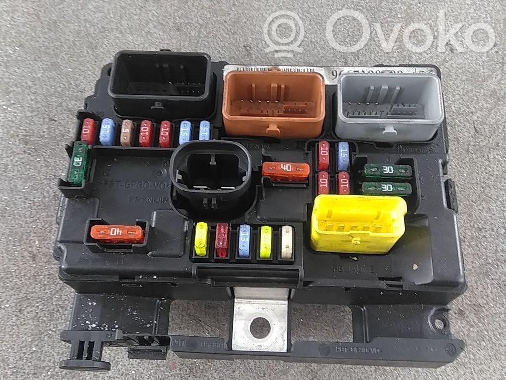 Citroen C3 Picasso Battery relay fuse 