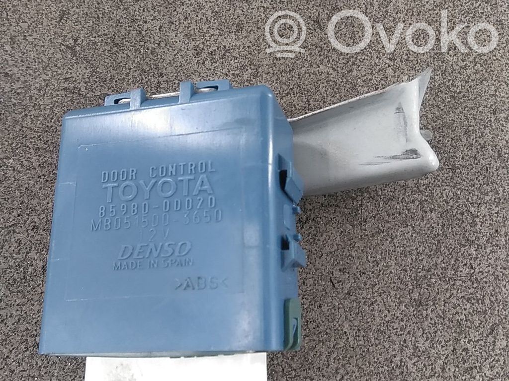Toyota Yaris Unidad de control/módulo del bloqueo de puertas