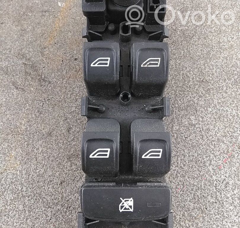Volvo V70 Electric window control switch 