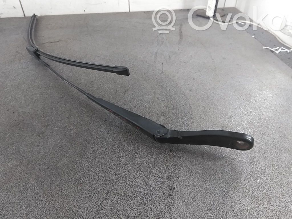 Brazo del limpiaparabrisas delantero   31276002