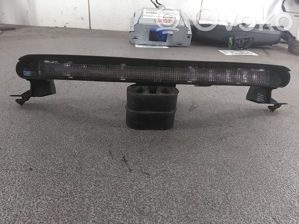 Volvo V70 Third/center stoplight 