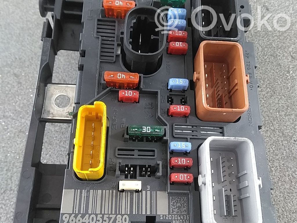 Peugeot 207 Battery relay fuse 
