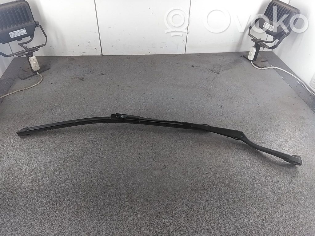 Mercedes-Benz C W204 Front wiper blade arm 