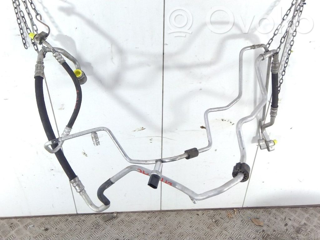 Ilmastointilaitteen putki (A/C)   6R1820743AL,6R1820741Q