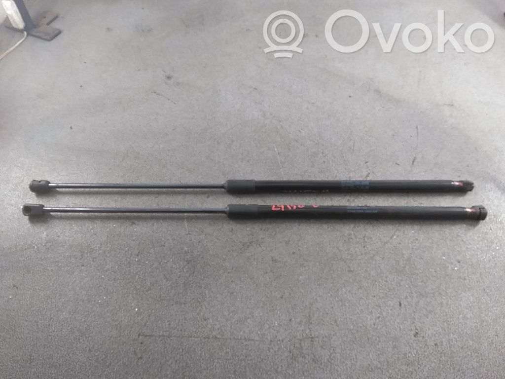 Skoda Kamiq Vérin de capot arrière