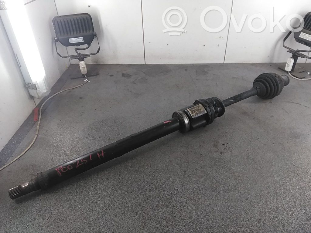 Volvo V70 Priekinis pusašis 