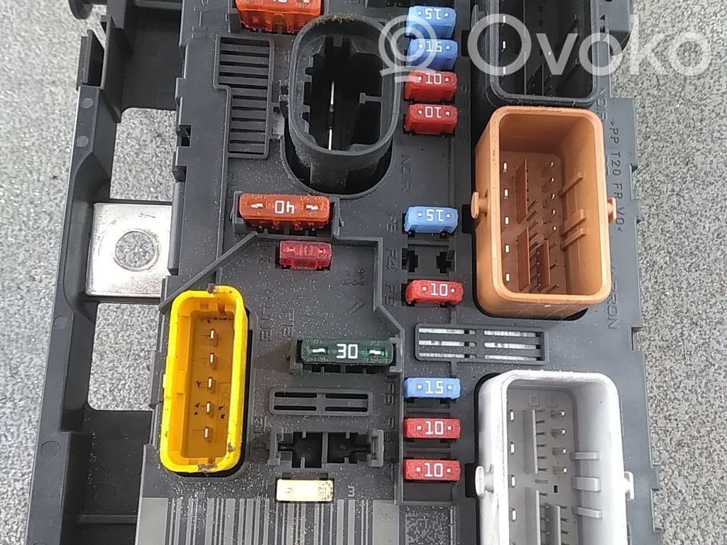 Peugeot 207 Battery relay fuse 
