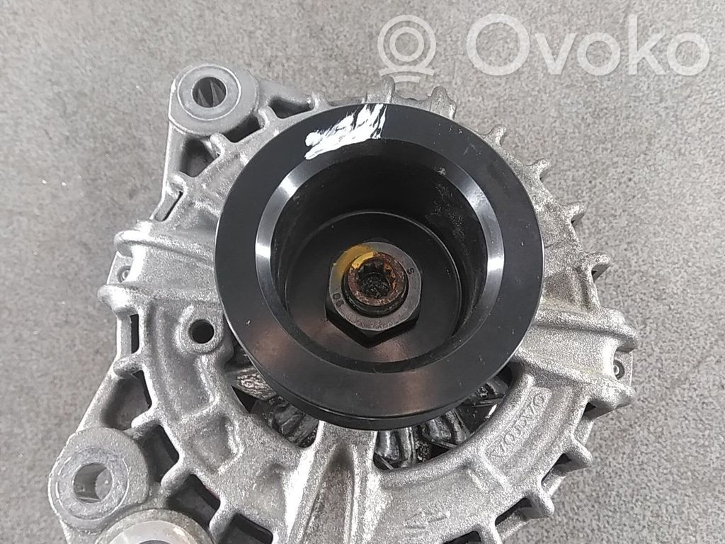 Volvo V40 Генератор 