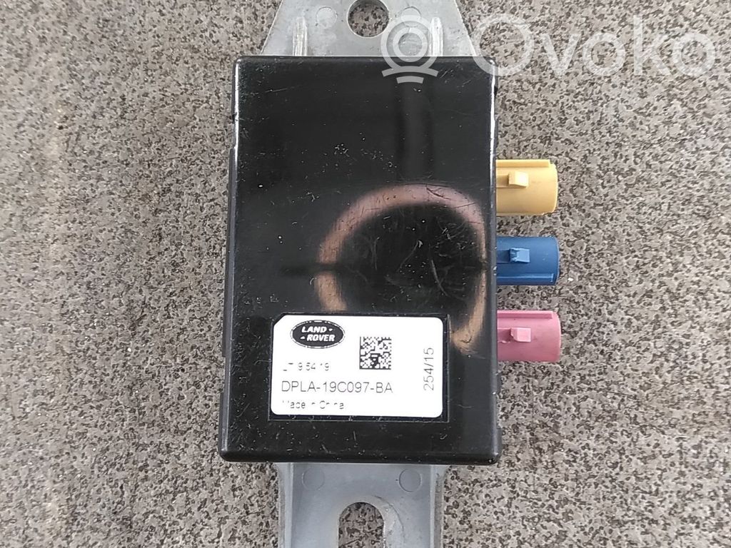 Land Rover Range Rover Sport L494 Aerial antenna amplifier 