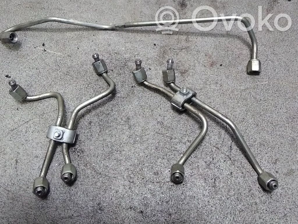 Toyota Avensis T270 Fuel line pipe 