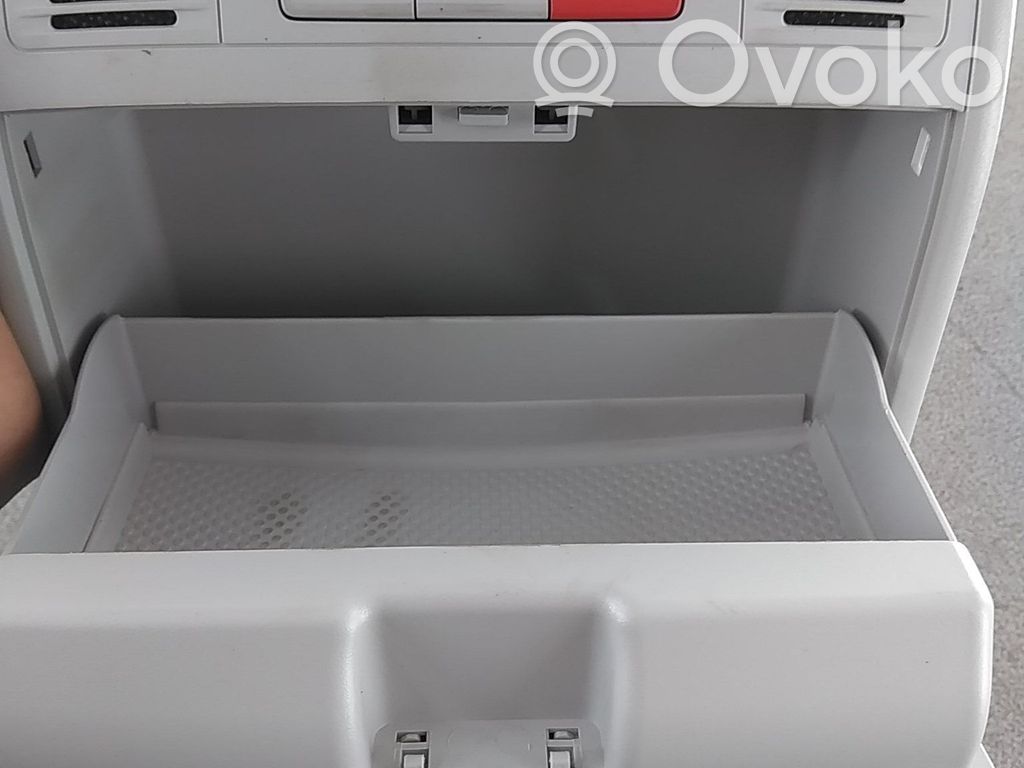 Etuistuimen valo   2GA947105S,657868837