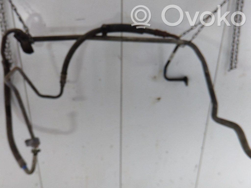 Ilmastointilaitteen putki (A/C)   2STK
