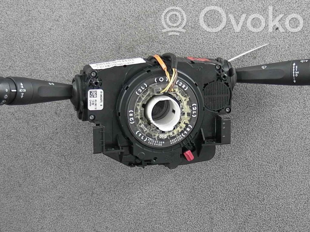 Peugeot 208 I Interruptor/palanca de limpiador de luz de giro 
