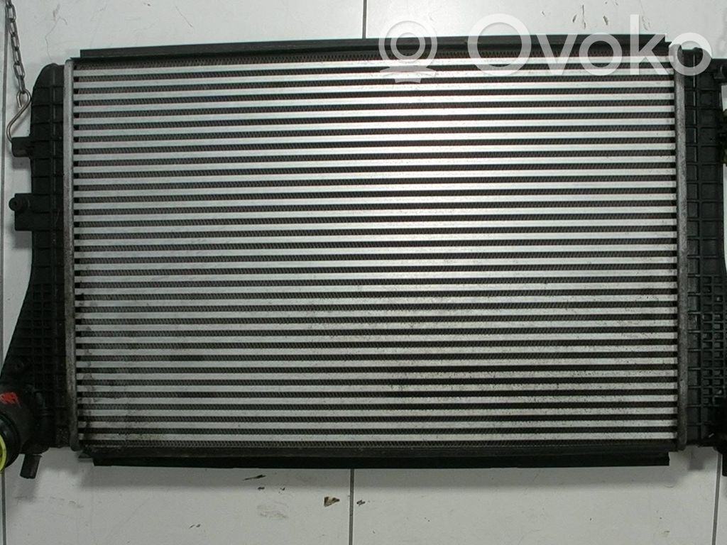 Volkswagen Golf VI Interkūlerio radiatorius 