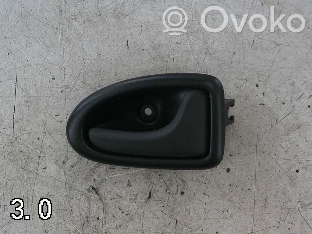 Manecilla interna puerta delantera