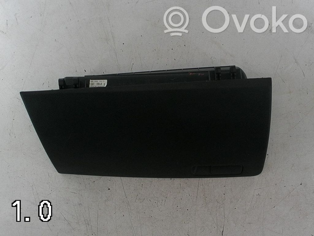 KIA Rio Dashboard storage box/compartment 