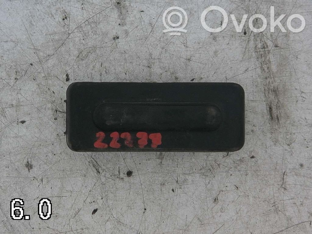 Peugeot 208 I Light switch 