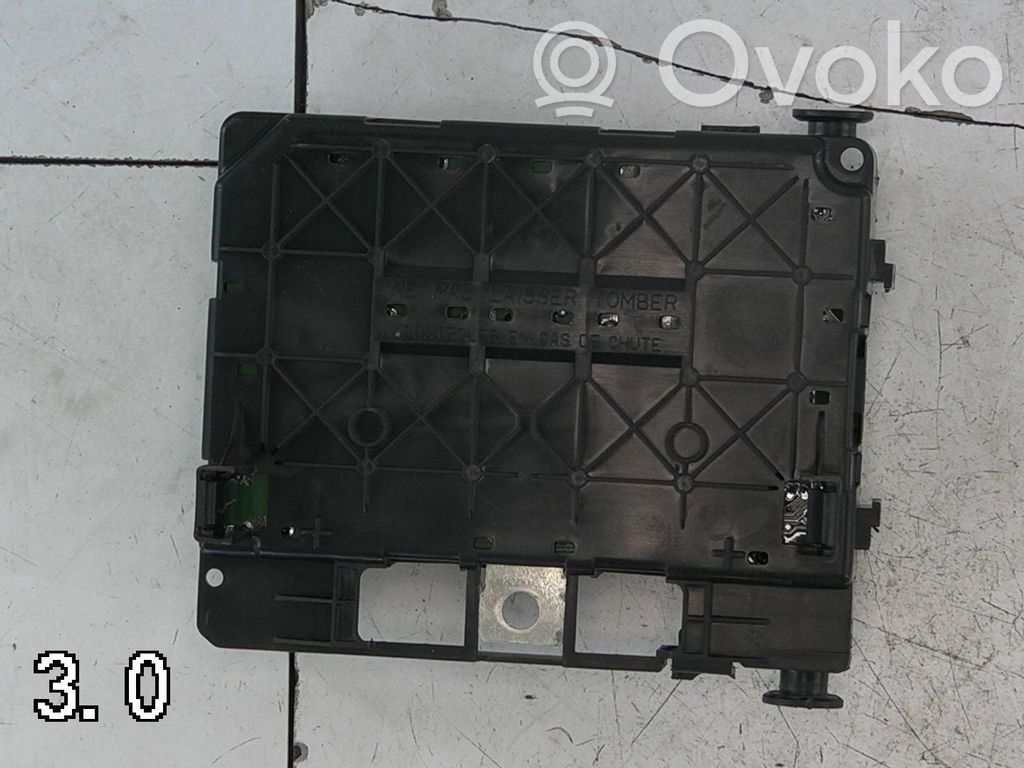 Module de fusibles   964349888000,9643498880