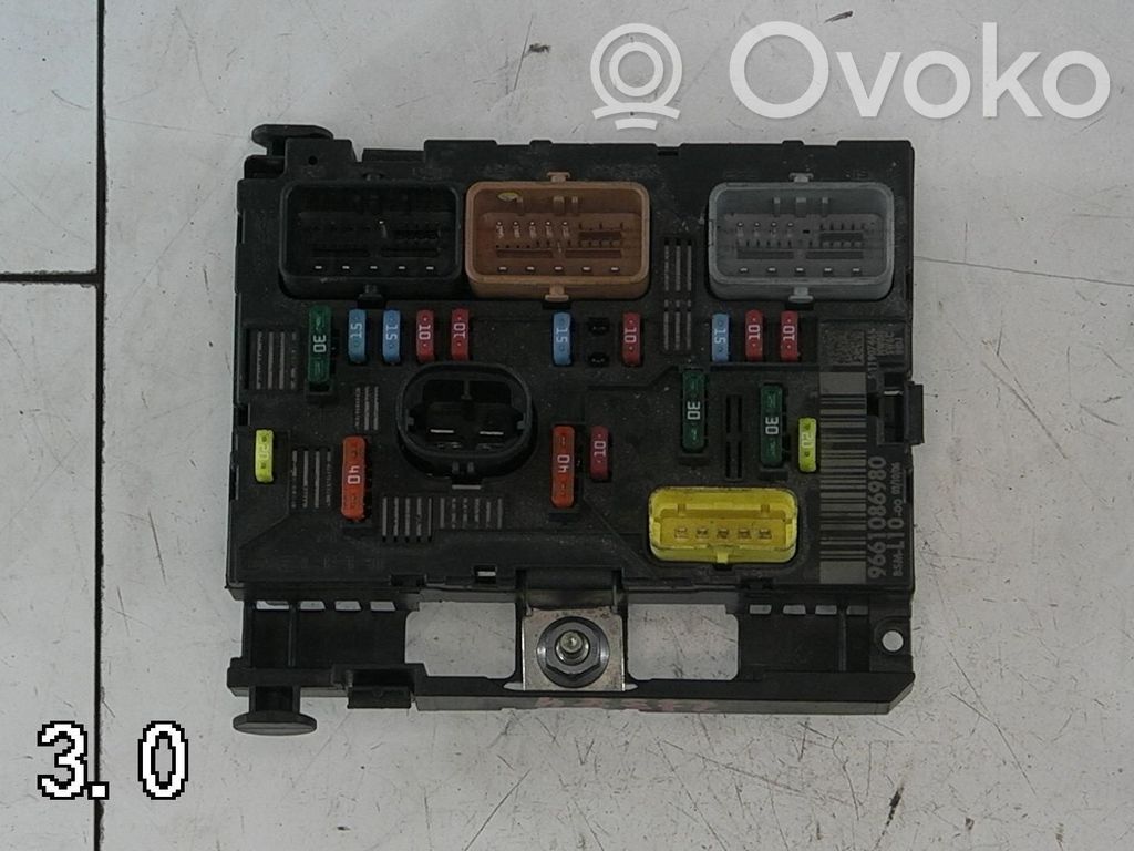 Peugeot 207 Battery relay fuse 