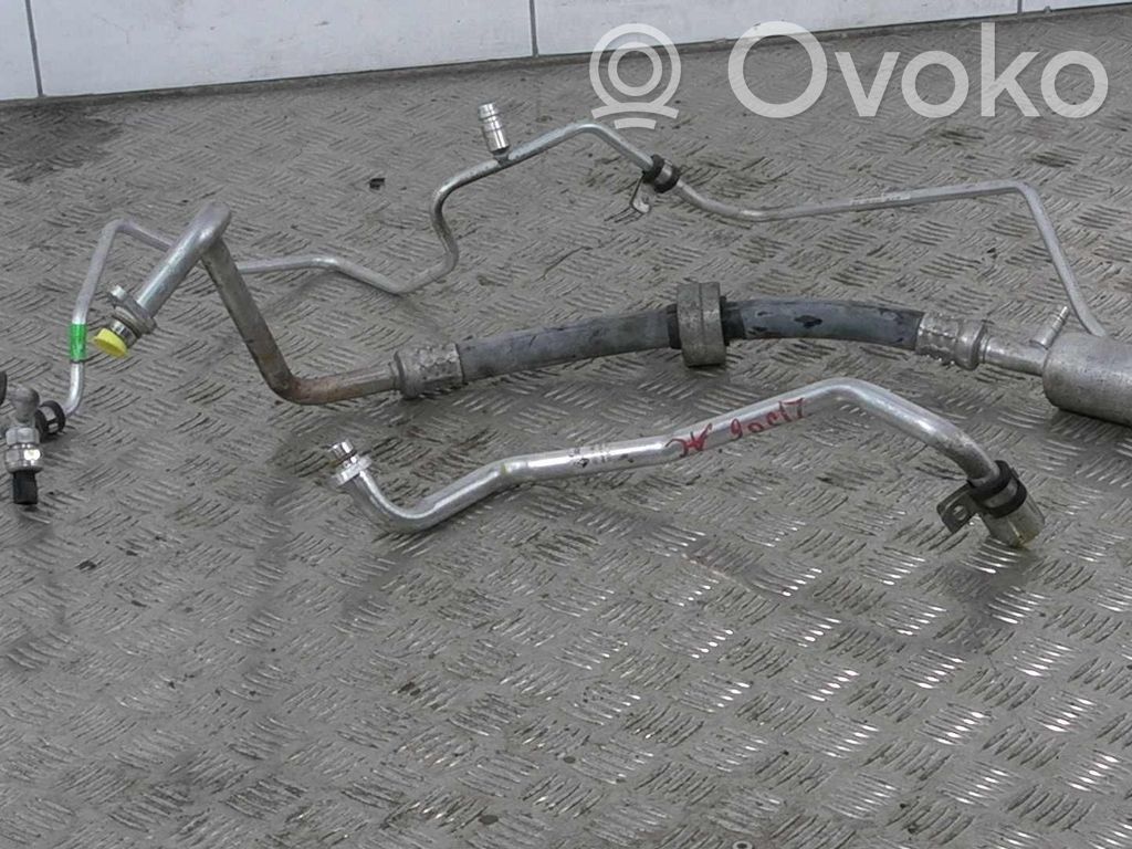 Ilmastointilaitteen putki (A/C)   3STK,924409817R,924546311R