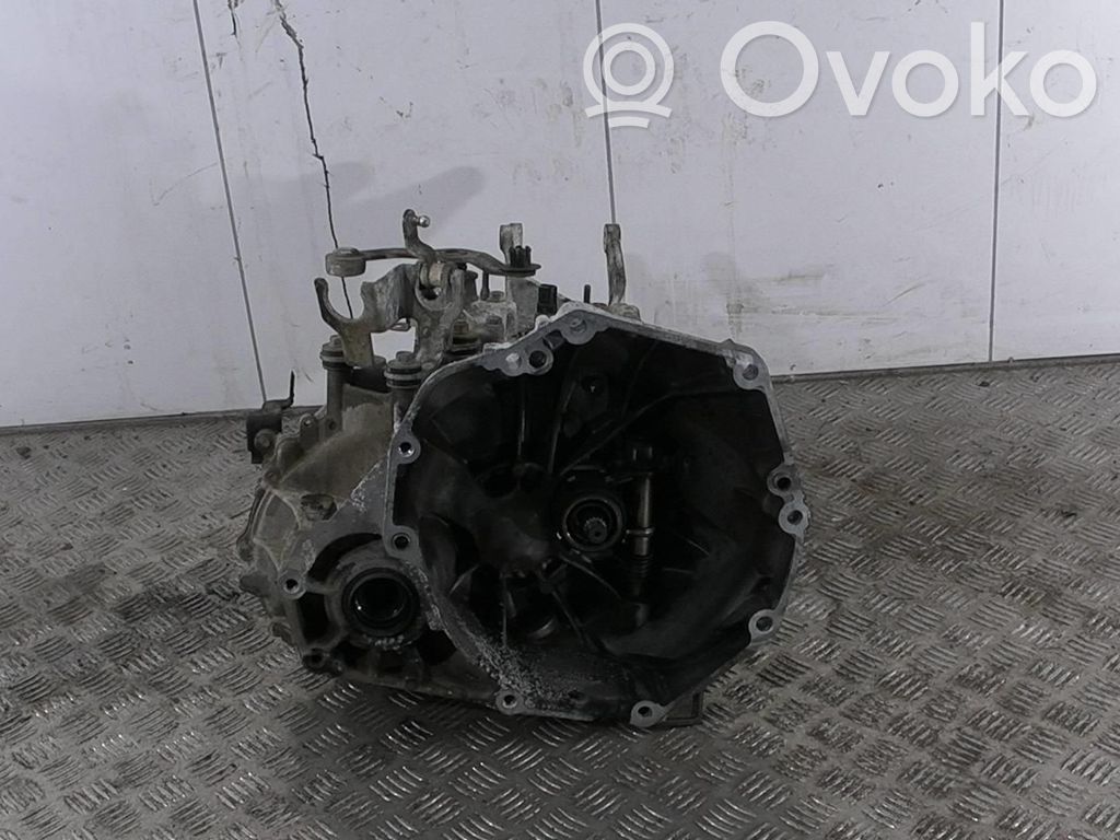 Mechaninė 5 pavarų dėžė