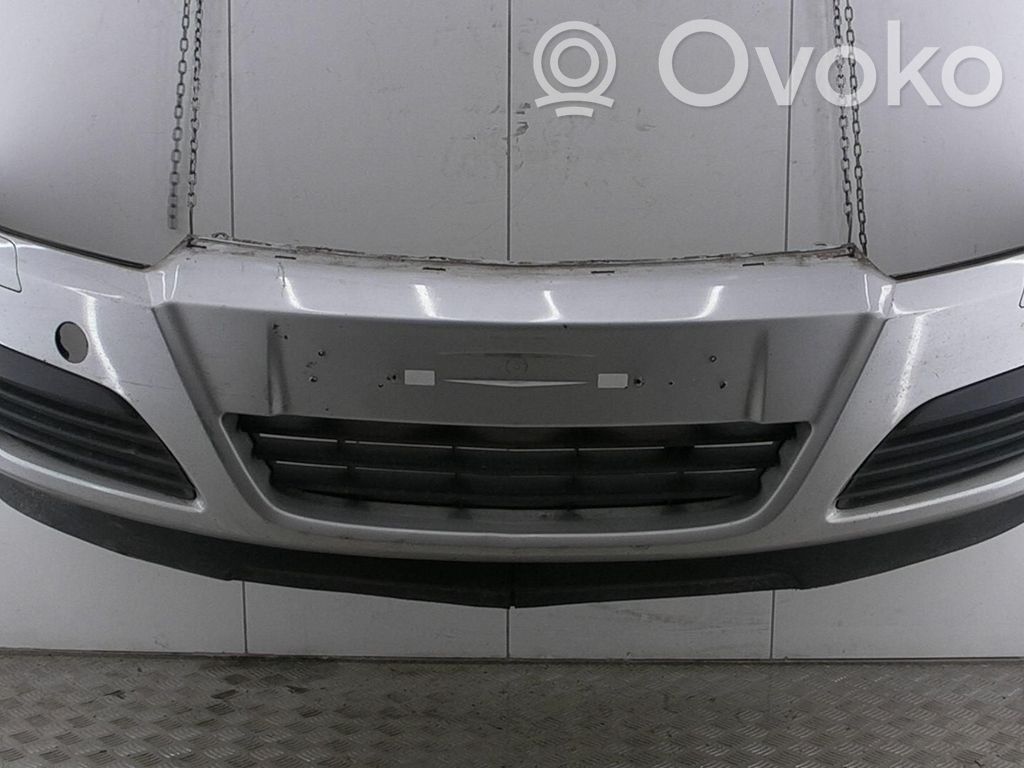 Opel Astra H Zderzak przedni 