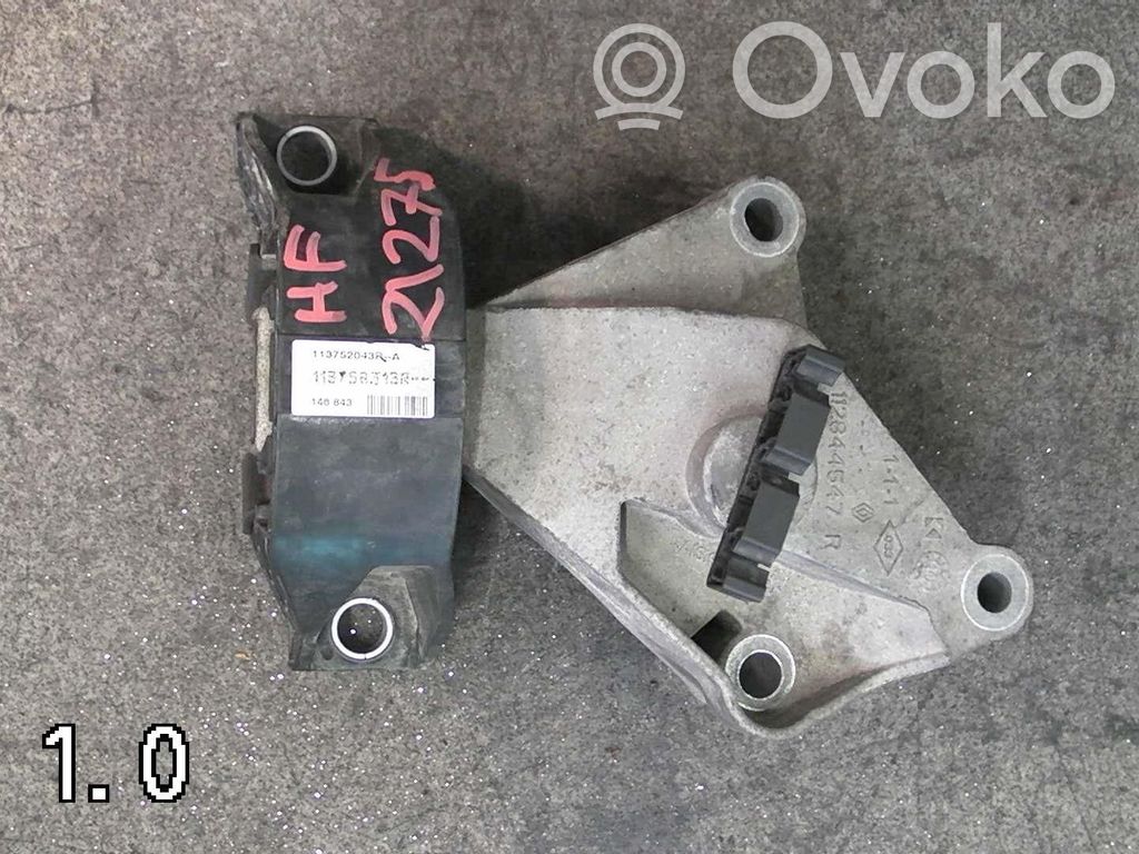 Renault Clio IV Engine mount bracket 