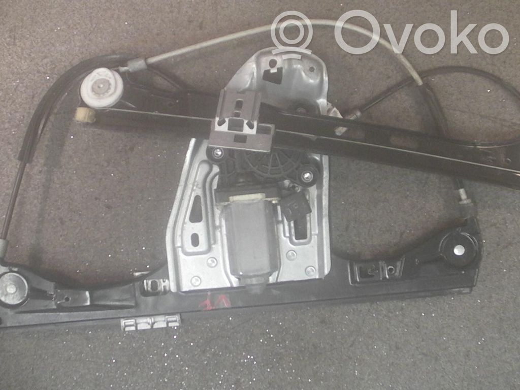 Mercedes-Benz C W203 Silnik regulatora szyby drzwi przednich 