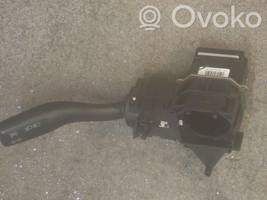 Audi A6 S6 C6 4F Pyyhkimen/suuntavilkun vipukytkin 