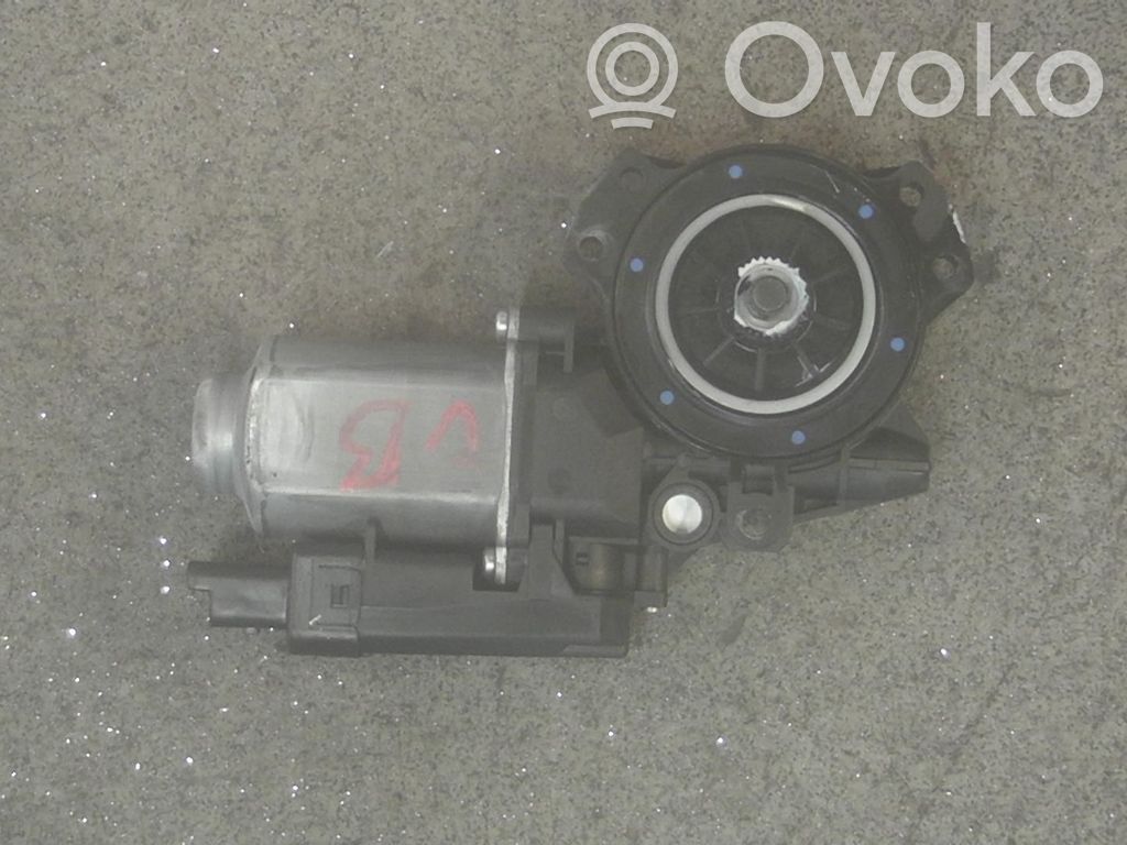 Priekšpusē loga pacēlāja motoriņš   402059D,834501H010