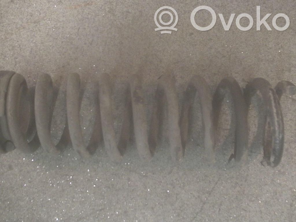 Rear coil spring   STCAR,553501H560