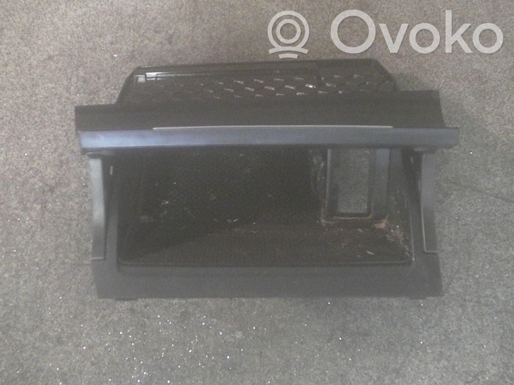 Guantera   5G1863391J82V