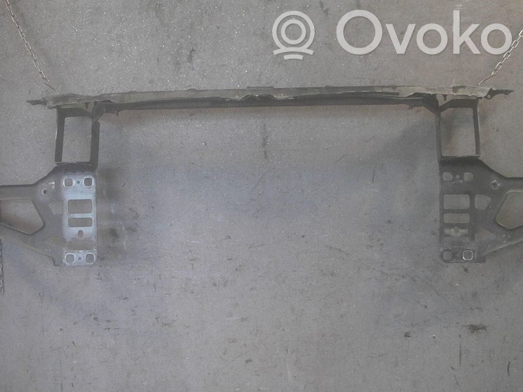 Support de radiateur sur cadre face avant   51647163462,51647163483,51647163484