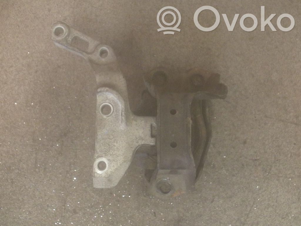 Nissan Micra Engine mount bracket 