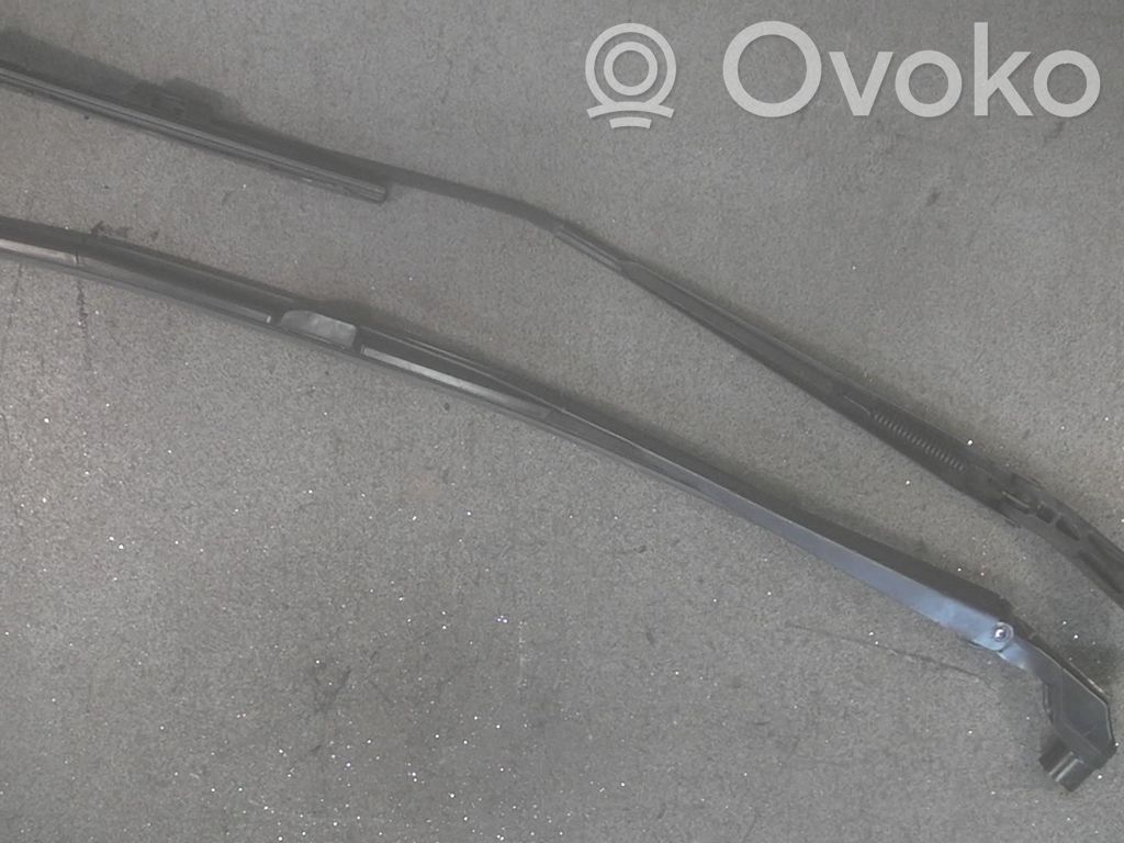 Nissan Note (E12) Etupyyhkimen sulan varsi 